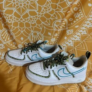 nike air force 1 ‘07 prm worldwide white blue fury volt mens size 10